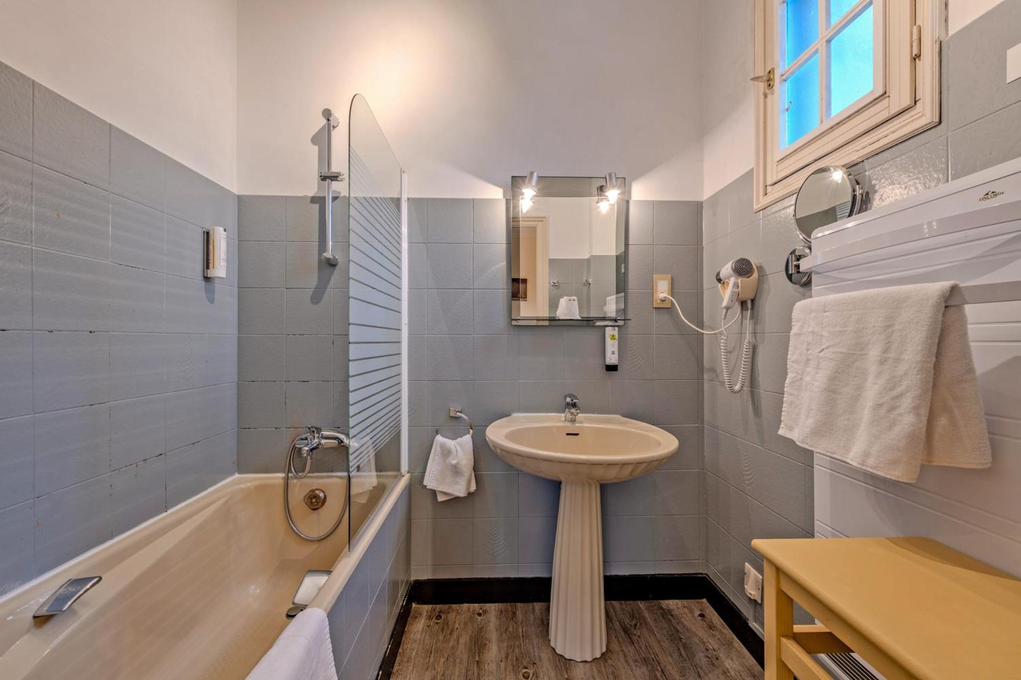 ברסט Logis Hotel De La Corniche מראה חיצוני תמונה